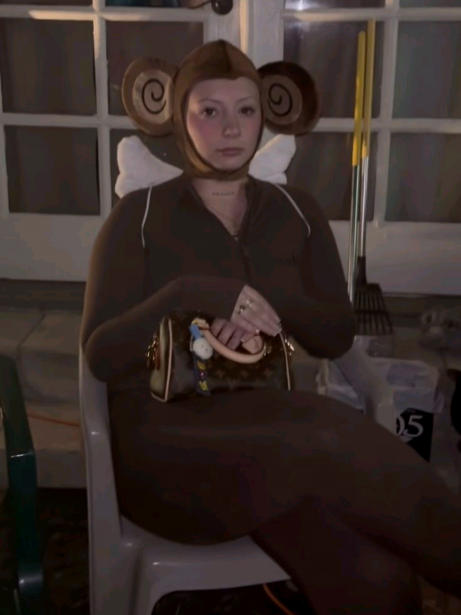 @༓☾𝔃𝓲𝓲𝔃𝓲𝓮☽༓