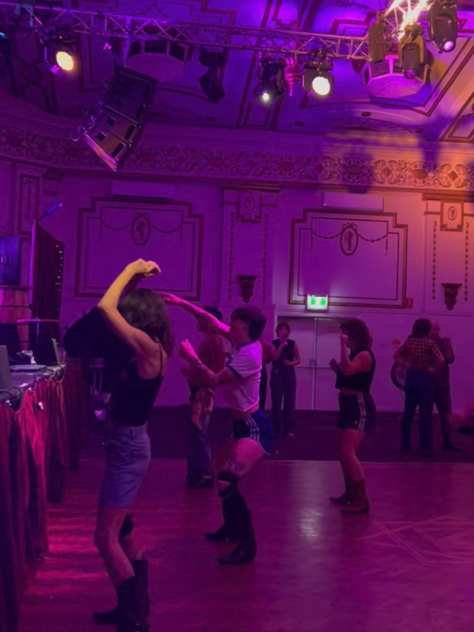 @Disco Rodeo Boot Scooting