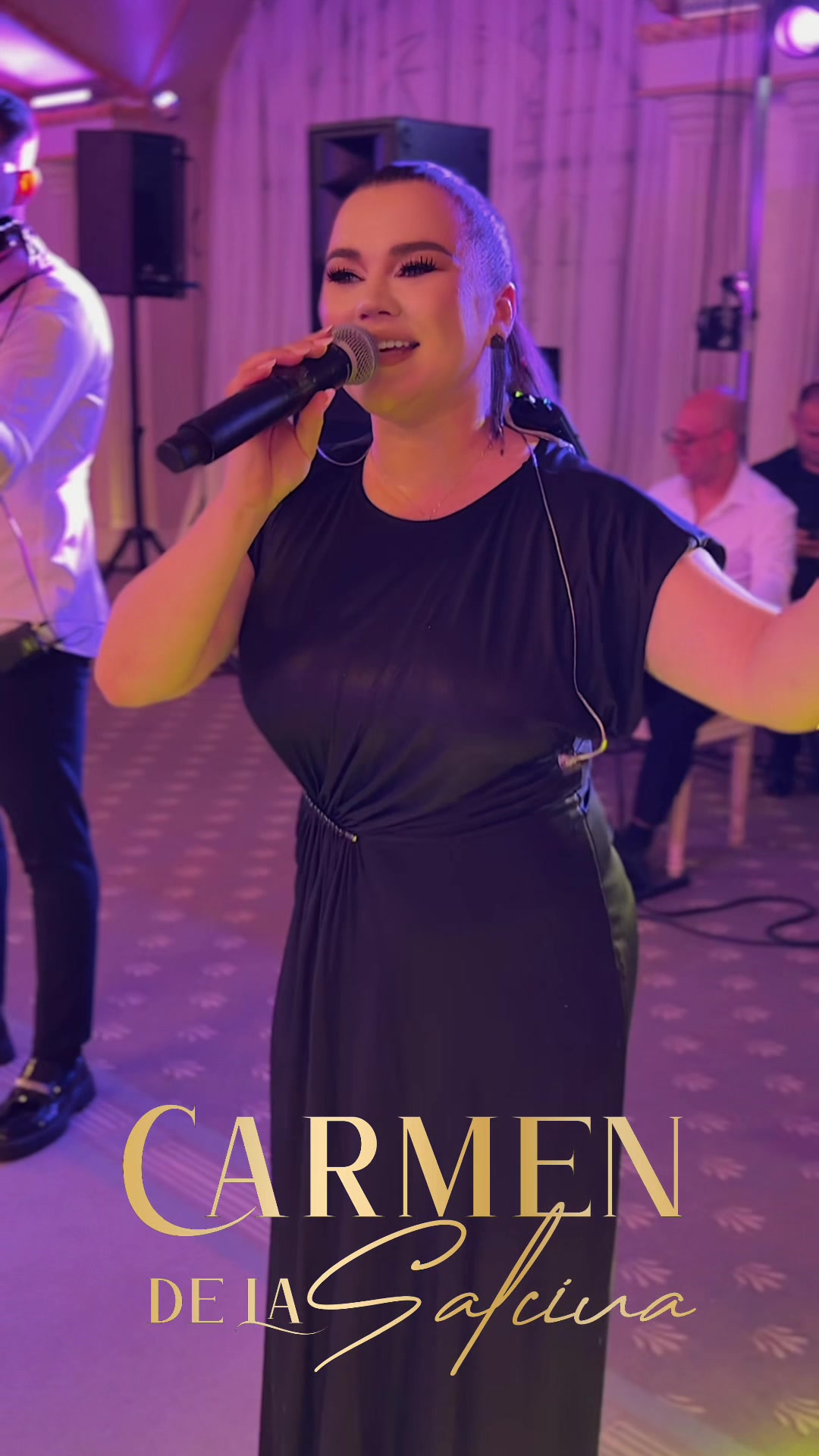 @Carmen de la Salciua Official