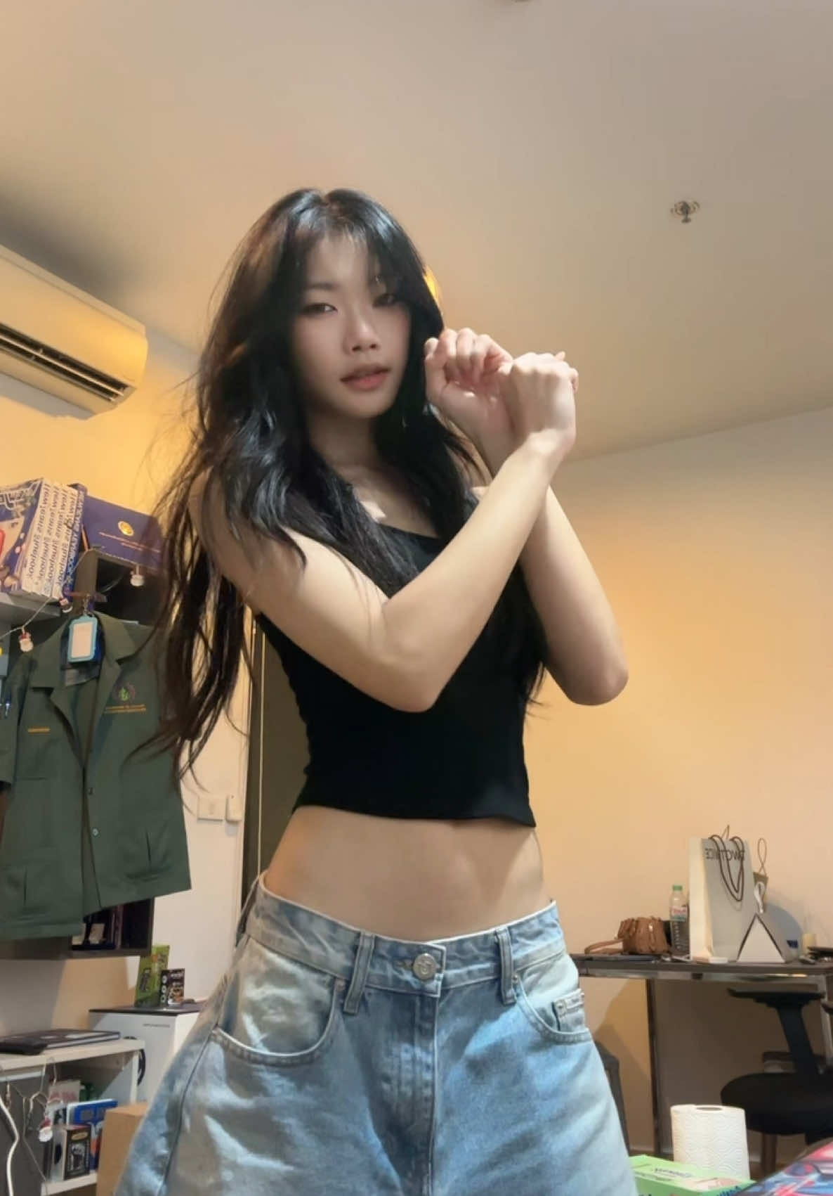 @ม ิ ว  🌸