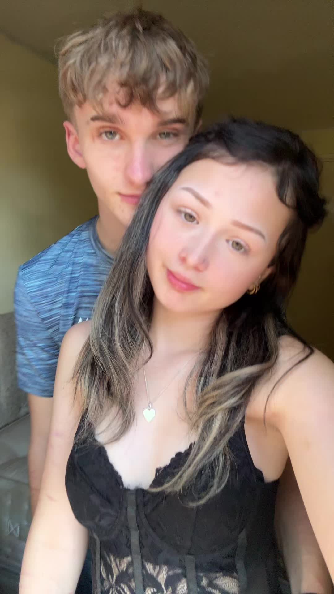 @𝐂𝐡𝐥𝐨🎀