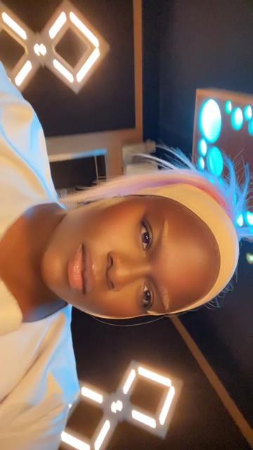 @Adéníkè