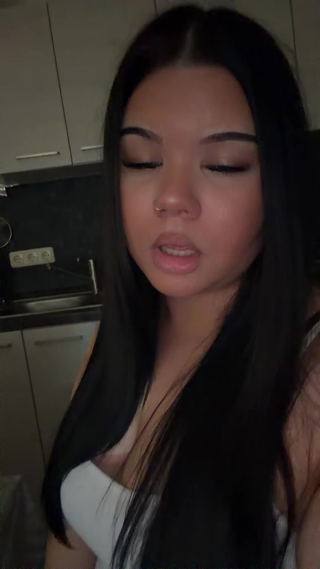 @🌩️