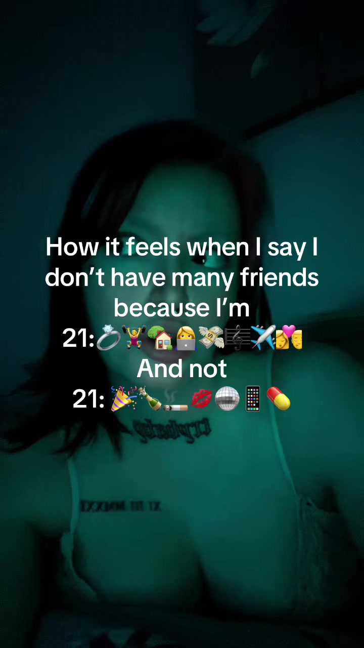 @Elisha🩷👻🖤