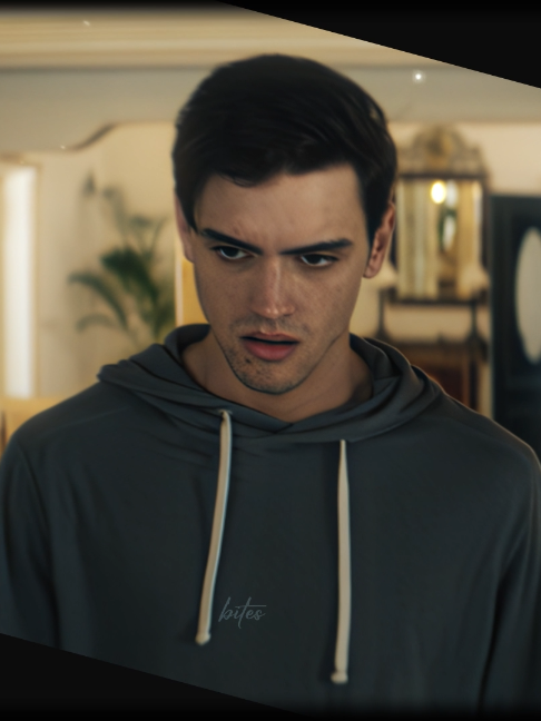 @Cinematic Bites🎥