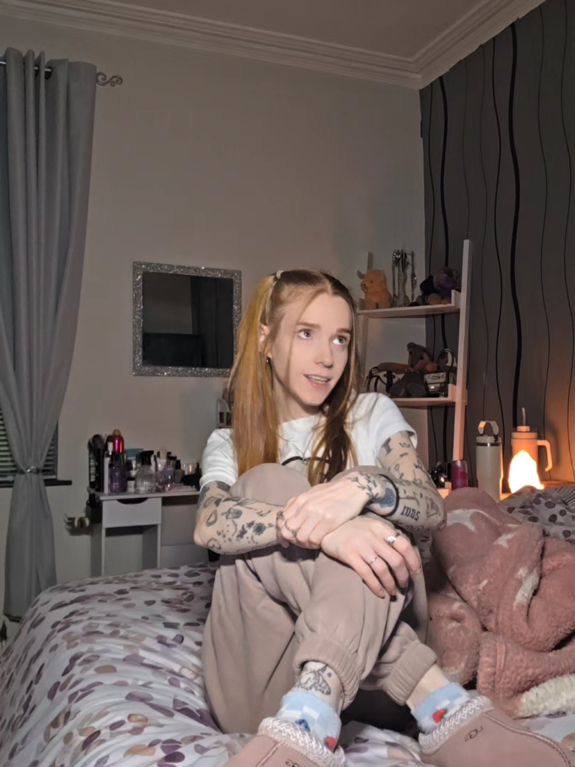 @LilRedCanvas