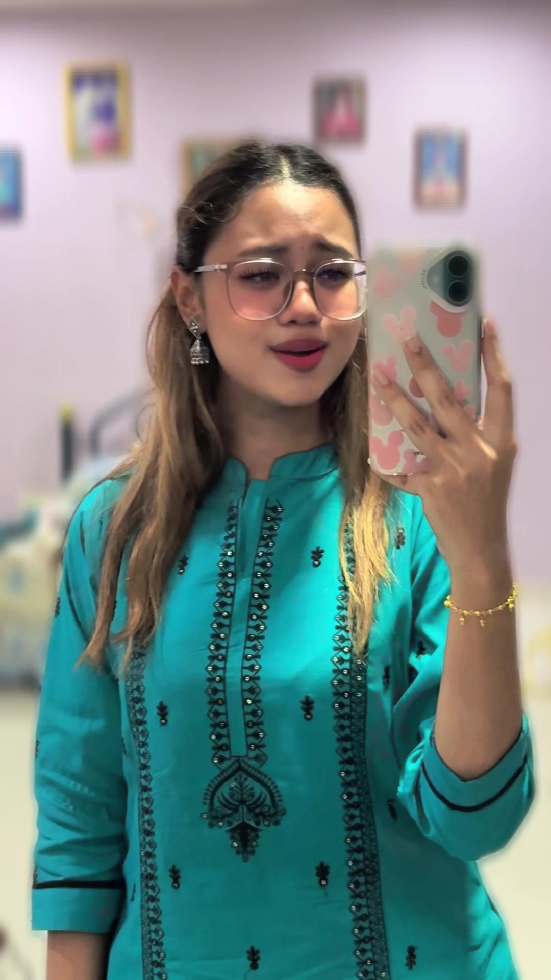 @🕊️🤍Karthigaa 🤍🕊️