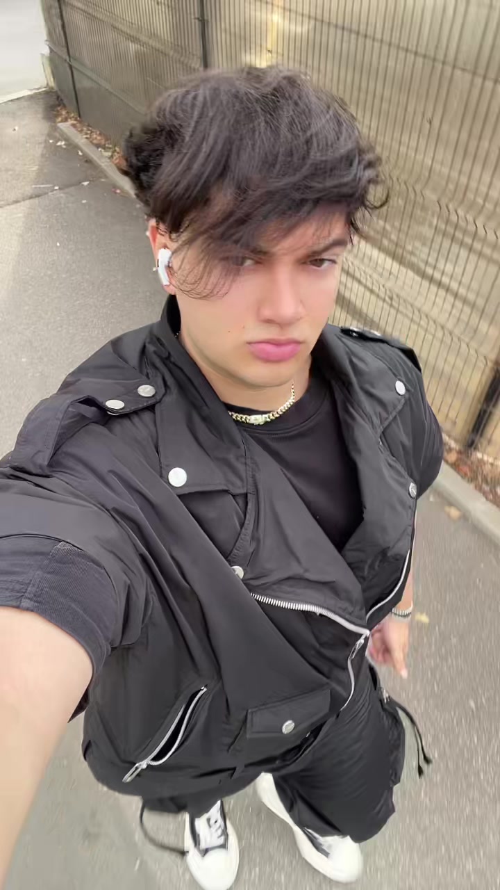 @ronniedaia