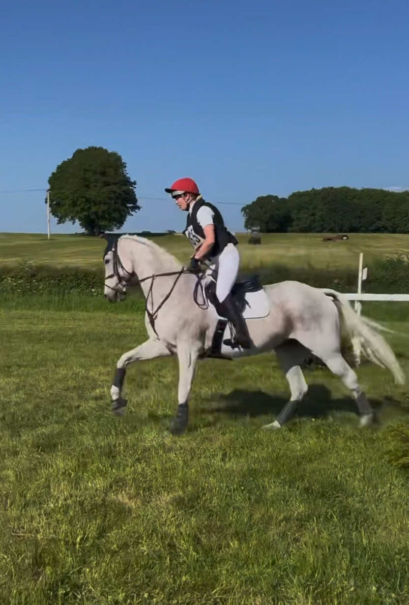 @sophielindsay.eq6