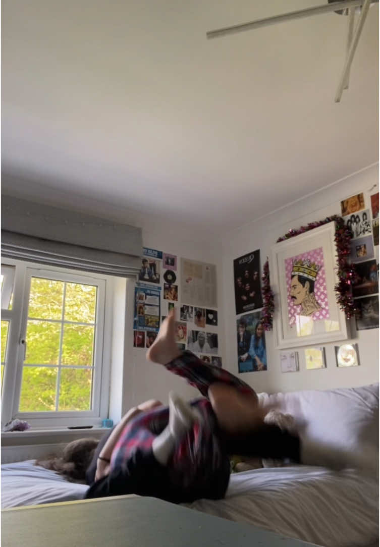 @ןnɔʎ