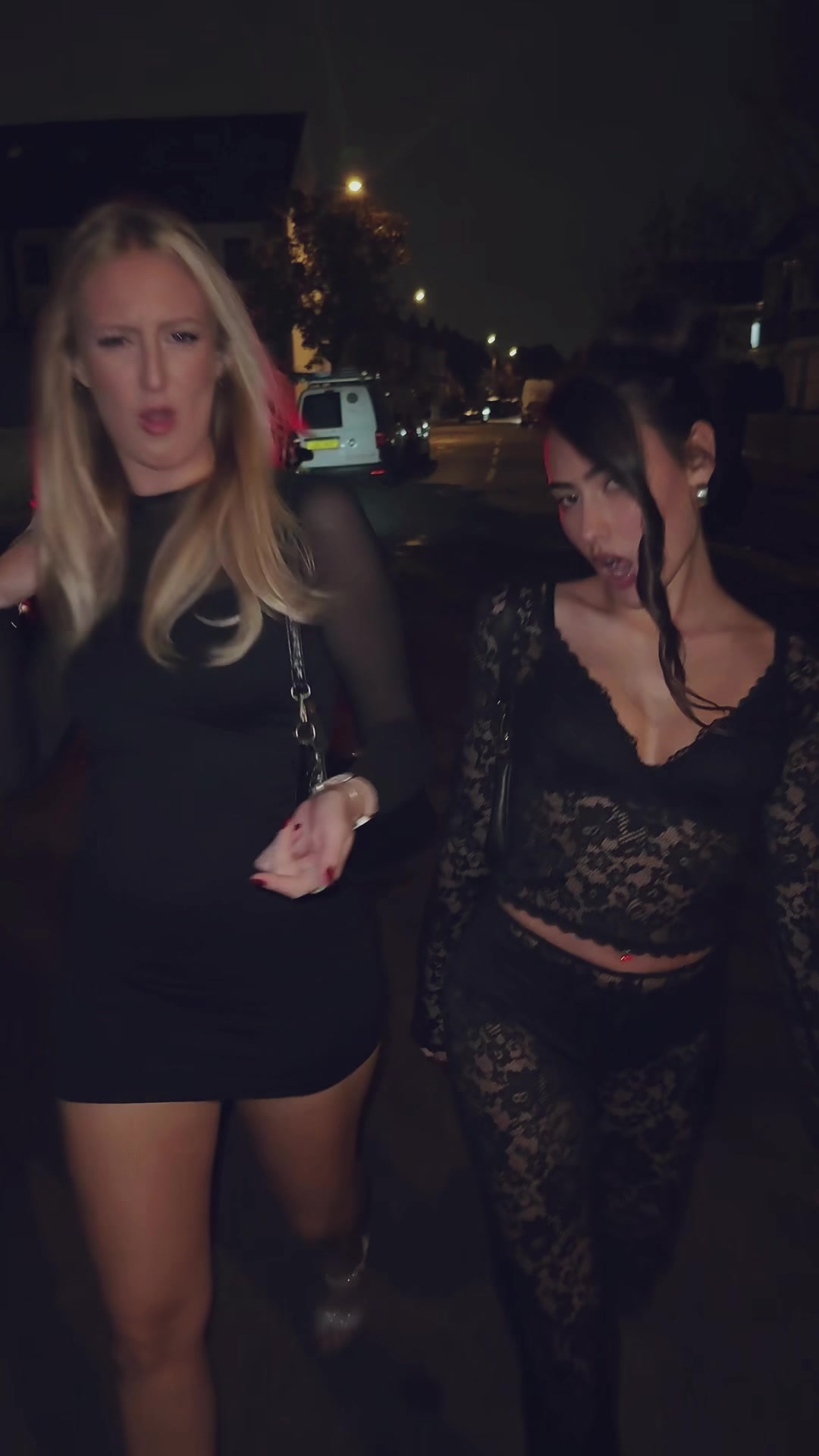 @LV