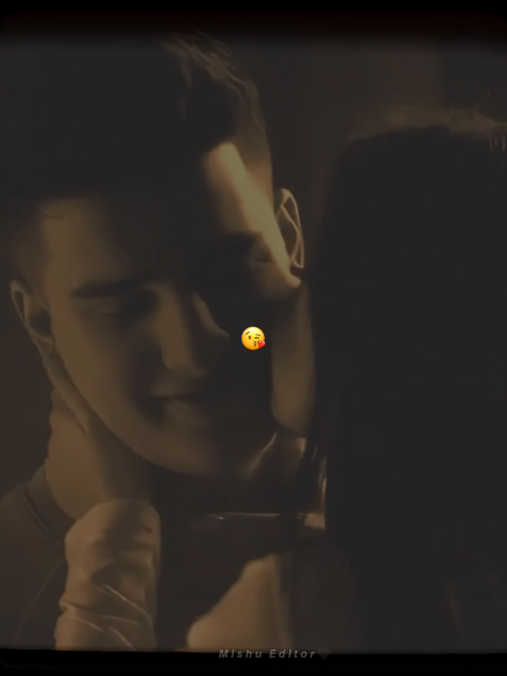 @𝙈𝙞𝙨𝙝𝙪 𝙀𝙙𝙞𝙩𝙤𝙧🖤