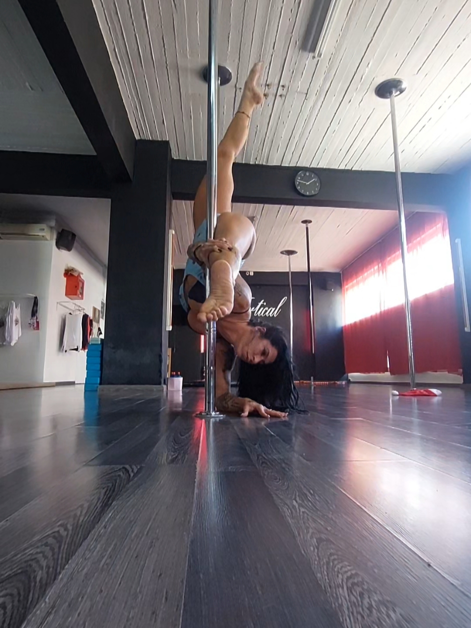 @Amaryllis Divas Pole Dancing