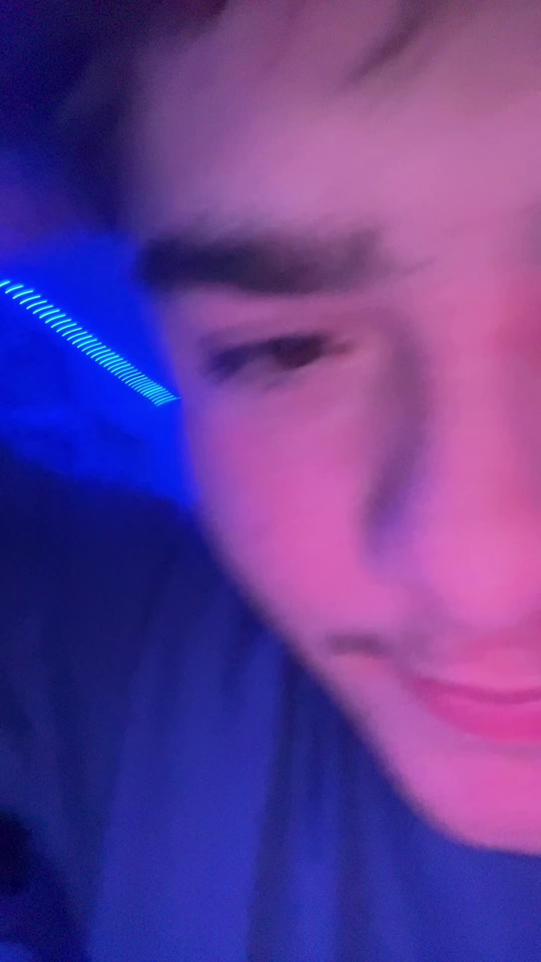 @J03