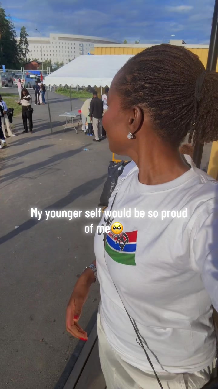 @A N N A AKU 🇬🇲🇸🇪