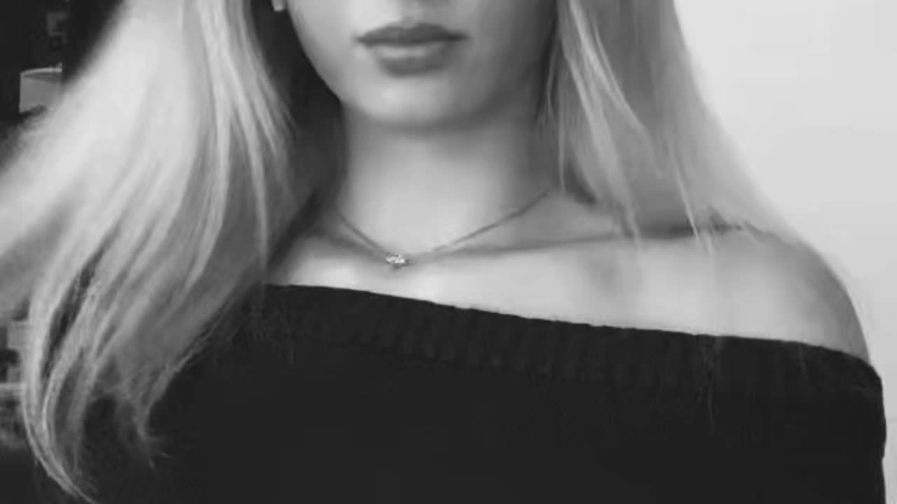 @𝑳𝒂𝒗𝒊𝒏𝒊𝒂 .