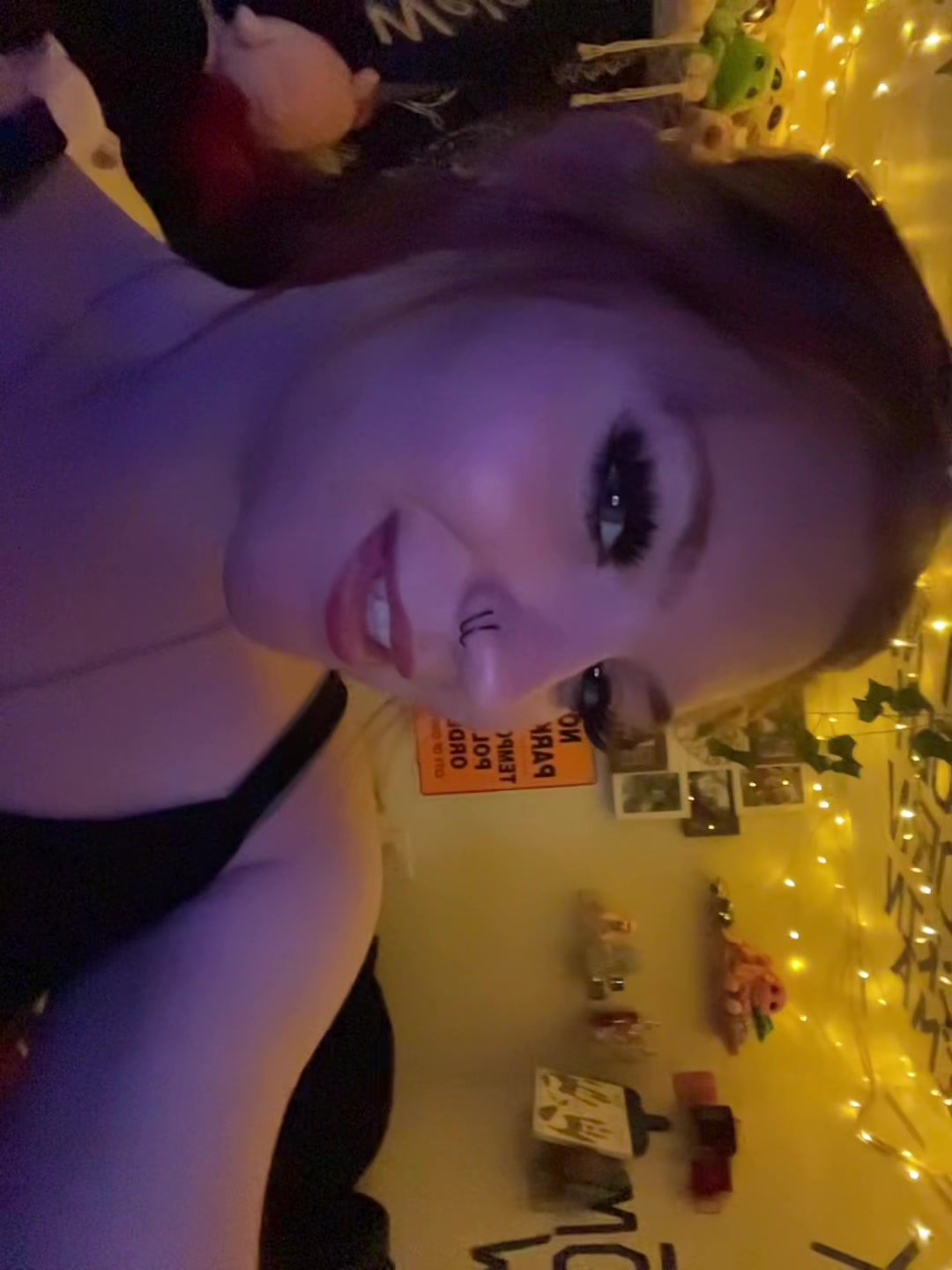 @🪩