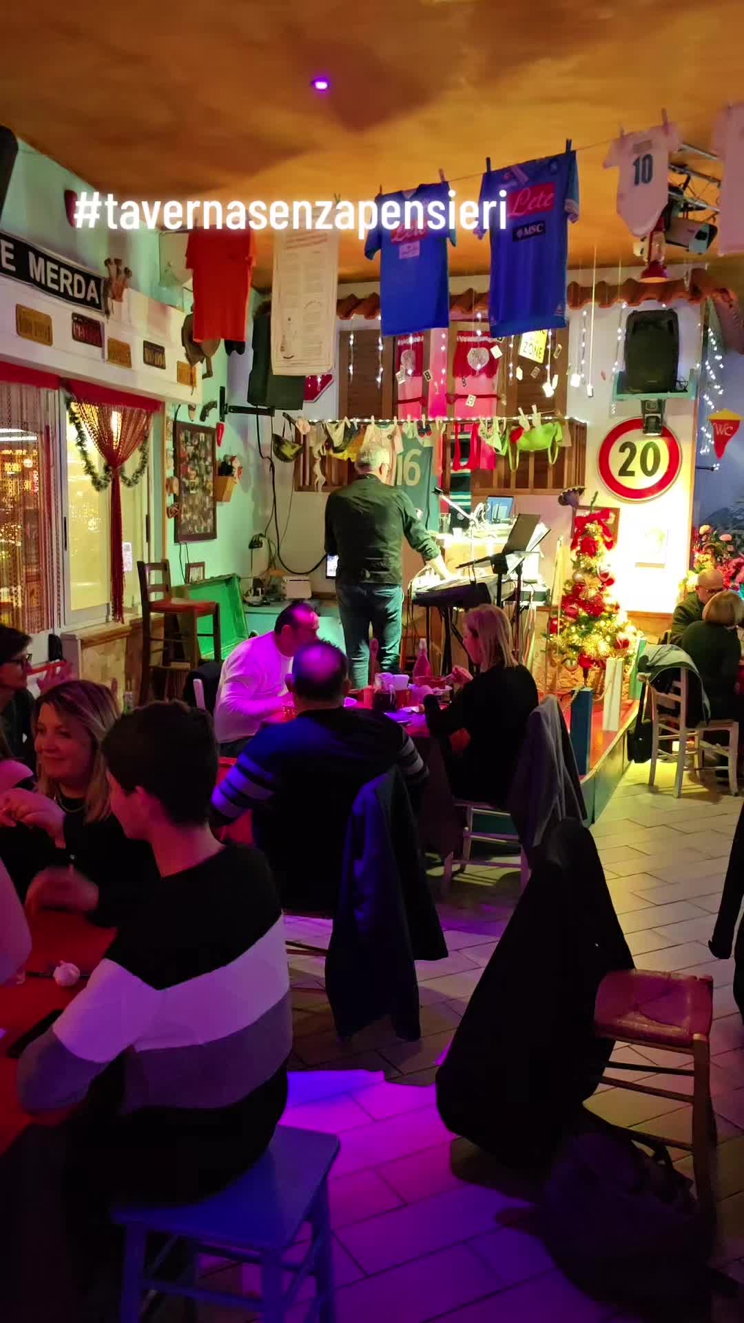 @Tavernasenzapensieri