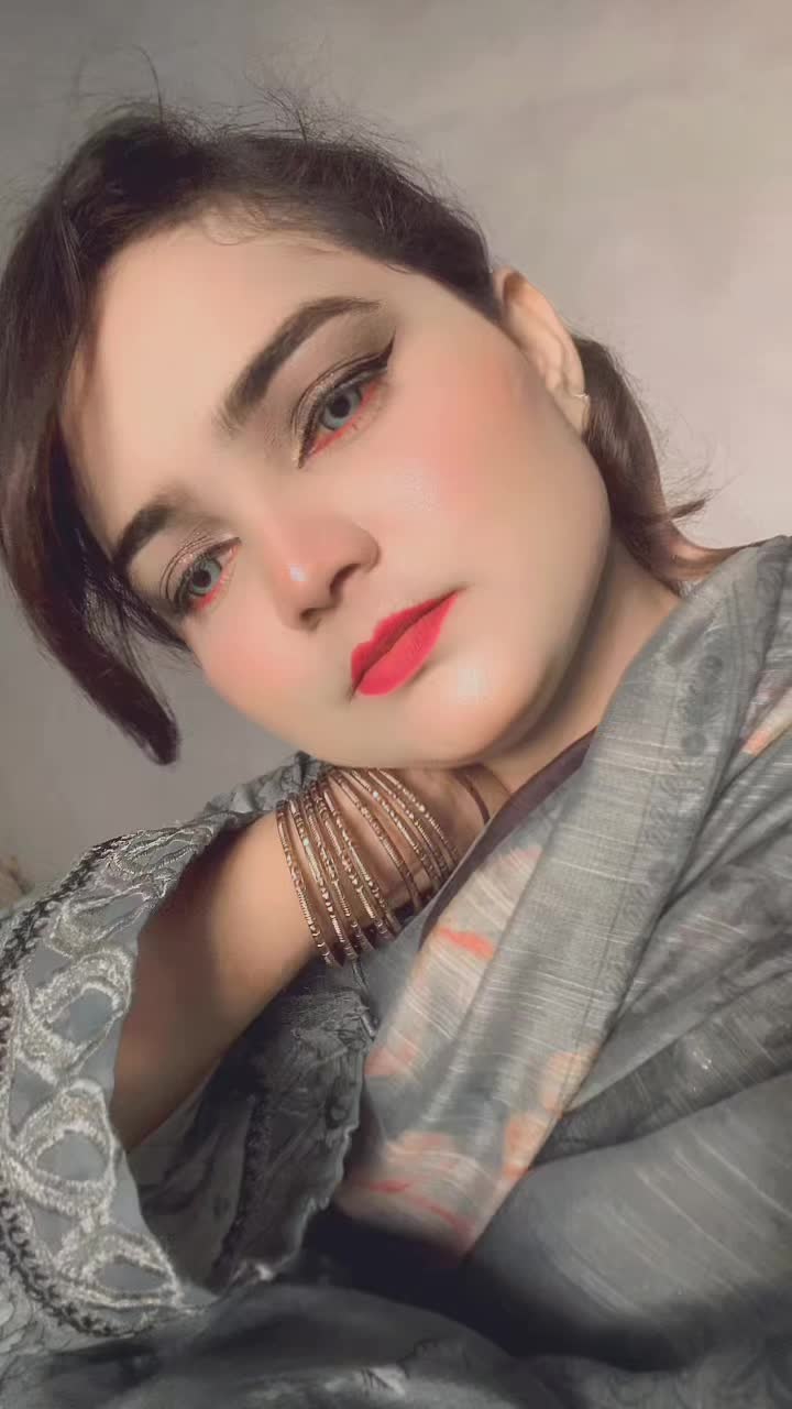 @Model Fara Malik
