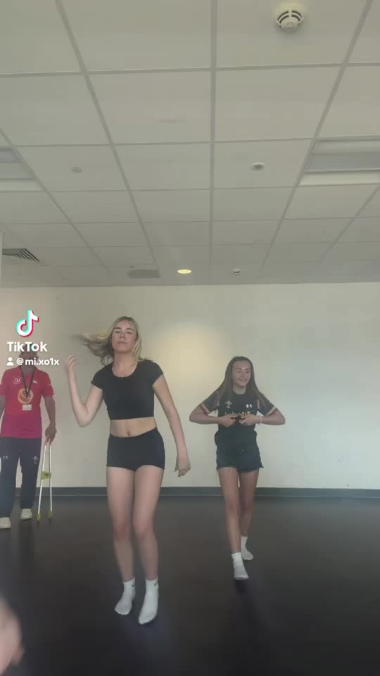 @bella_16xo