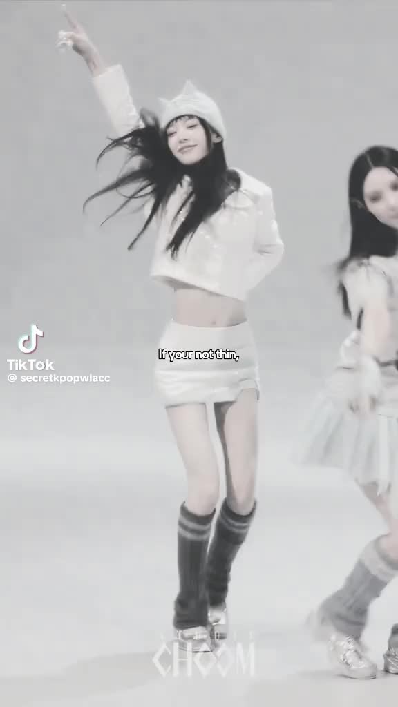 @ৎ୭ ::