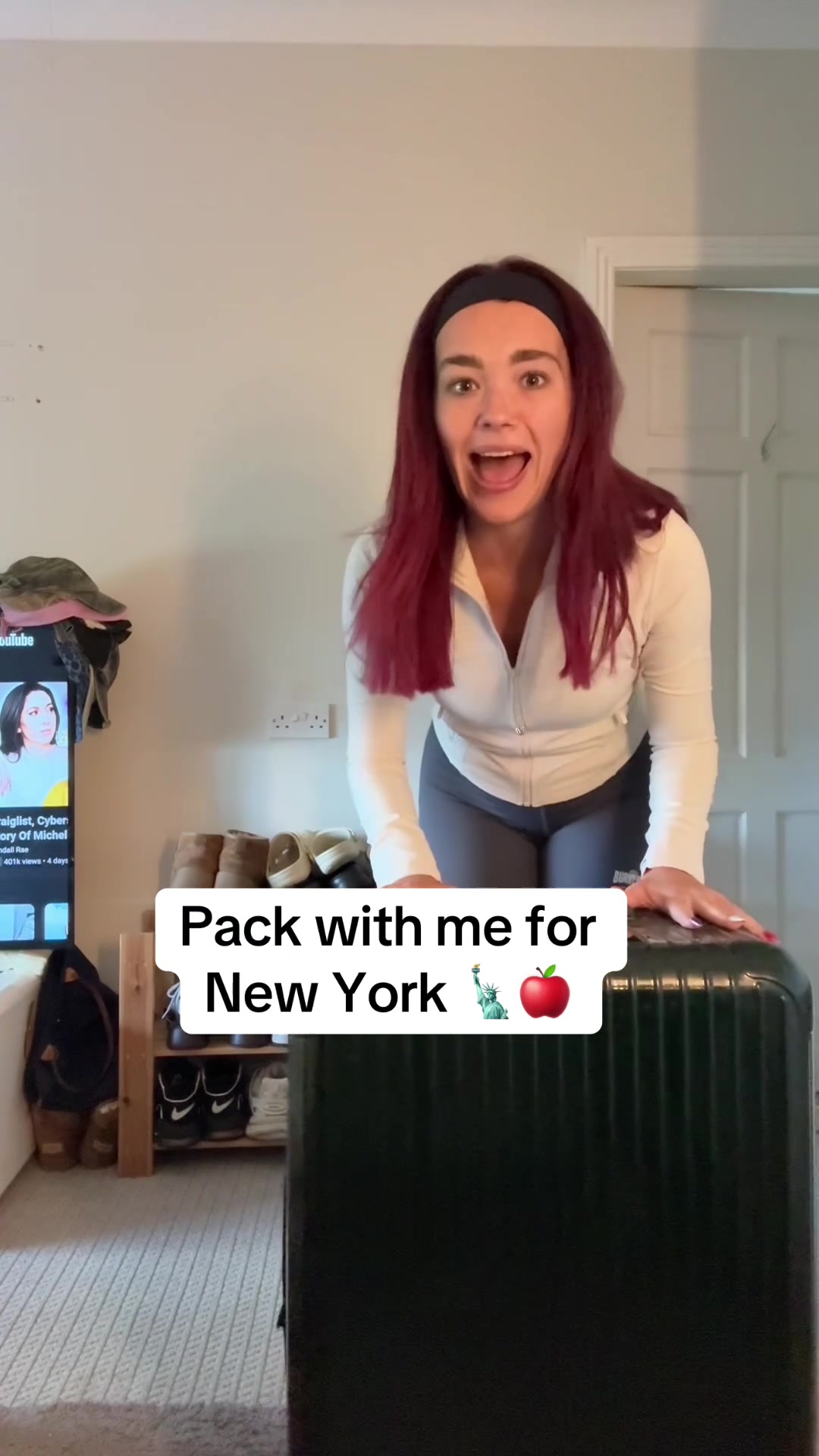 @MiriamMullins_
