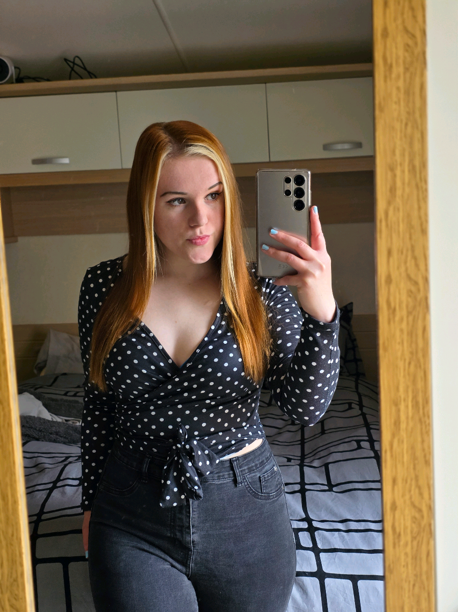 @Charlii 🖤