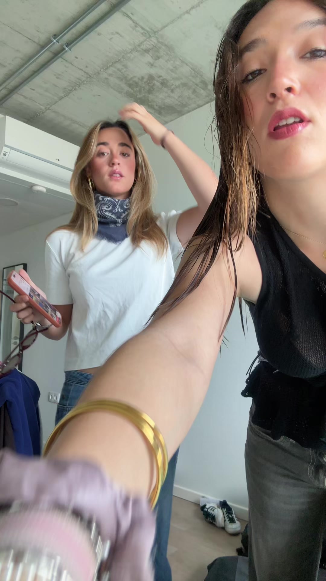 @daniela