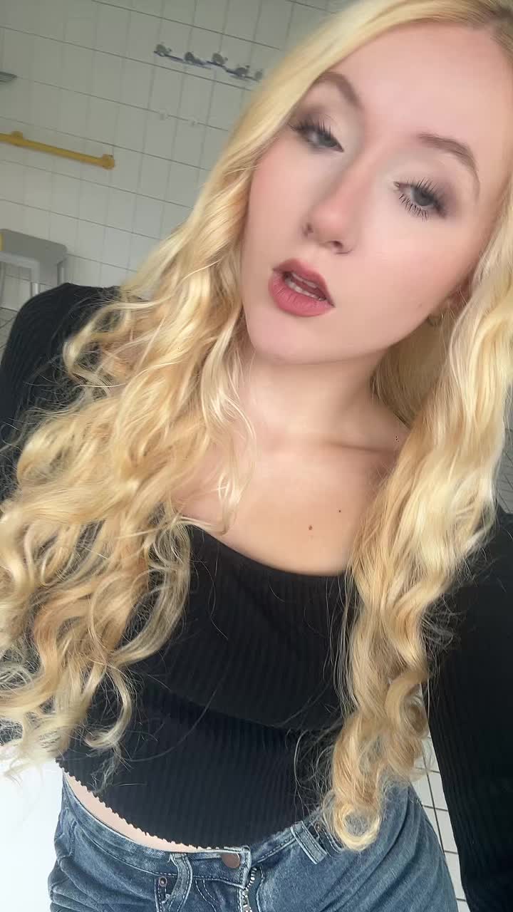 @Anna🏴🚩