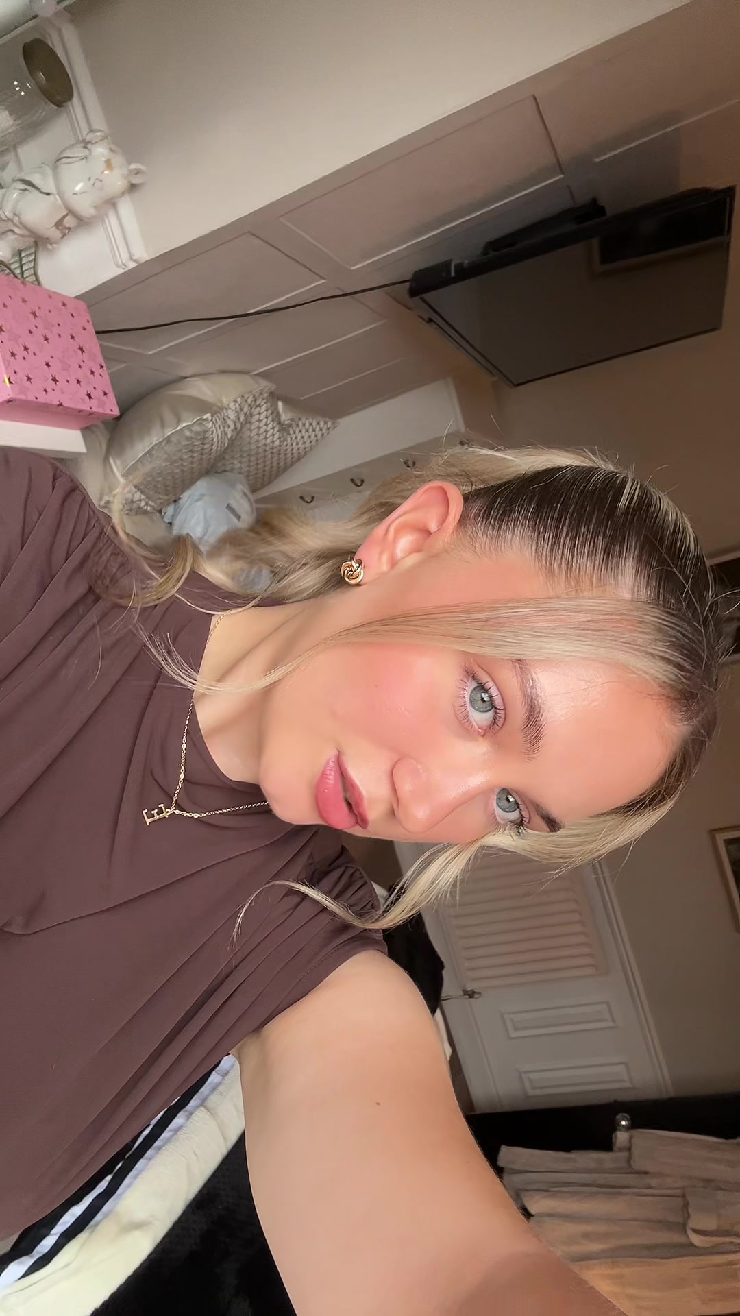 @Ella