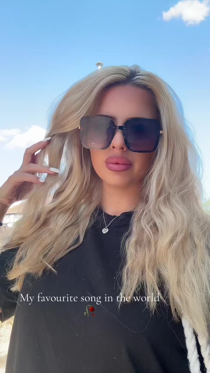 @hollybyrne2003