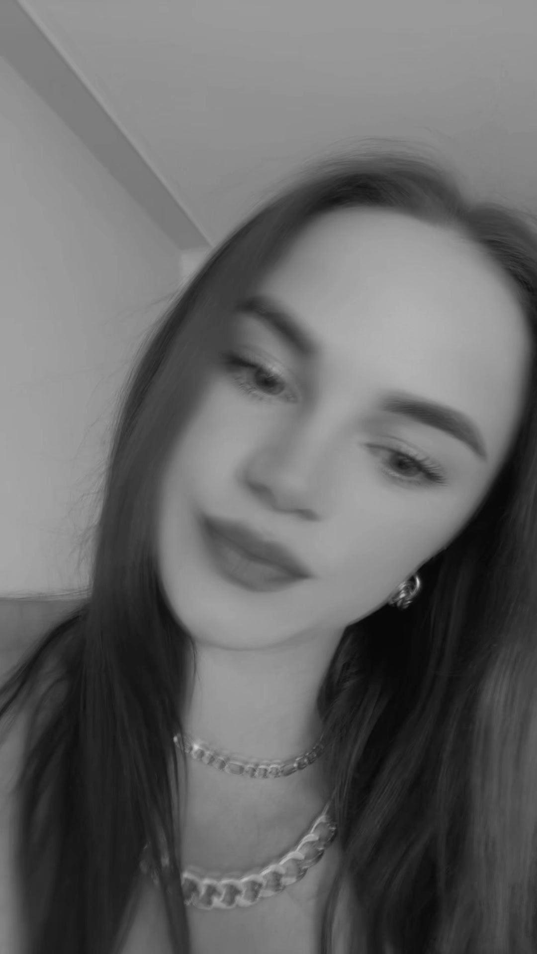 @_vikiii.d