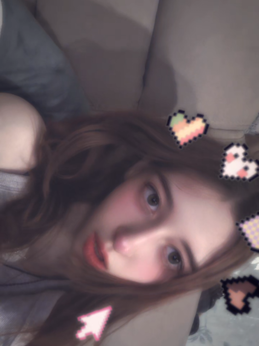 @𝓴𝓲𝓼𝓼 𝓶𝒆 ♰