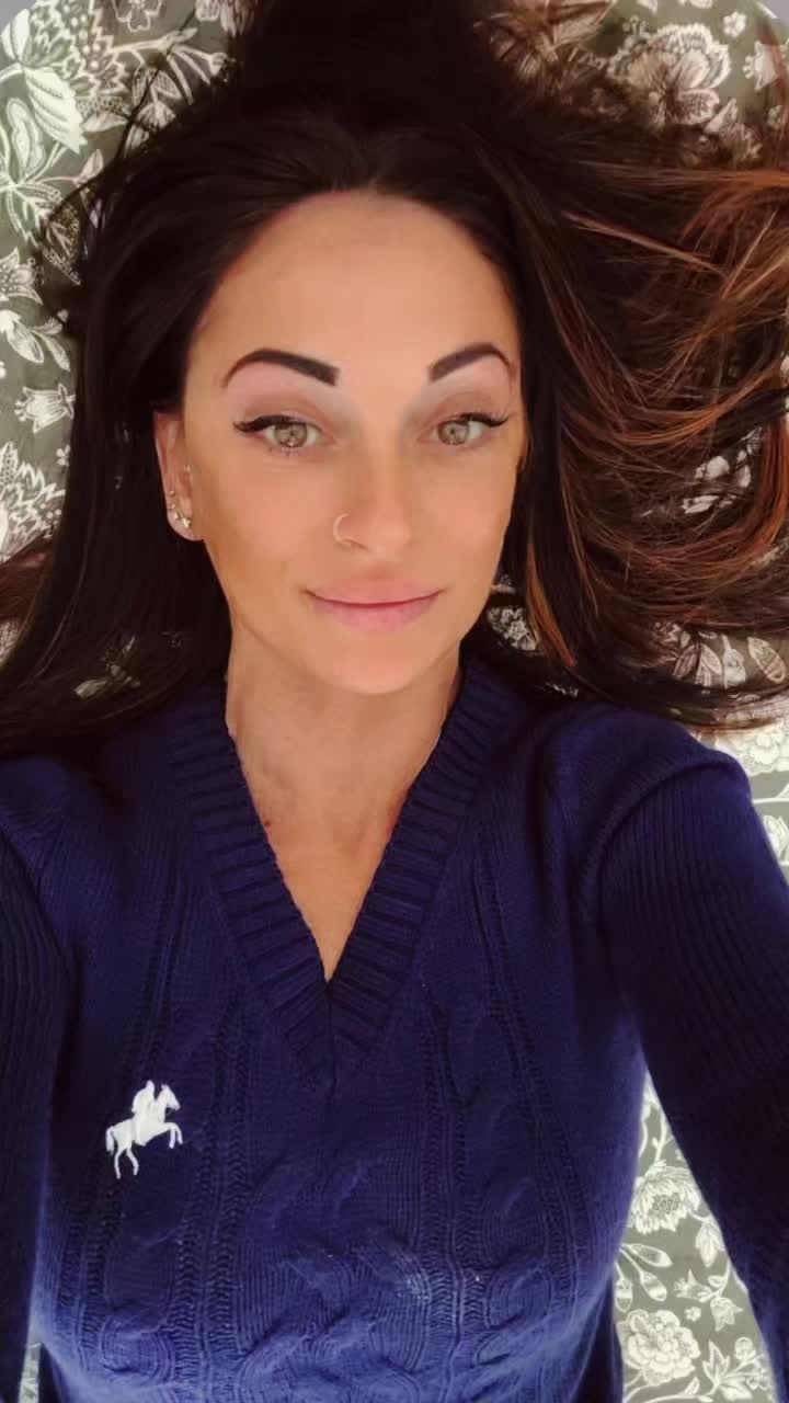 @Laura🖤
