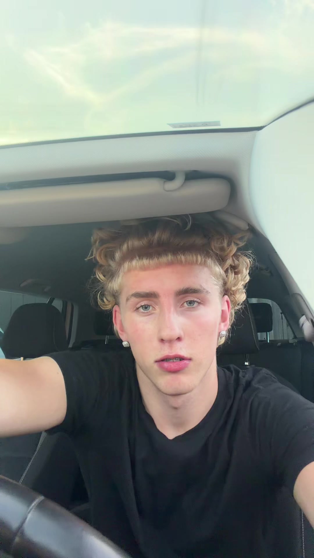 @whiteboi👨🏼🦱
