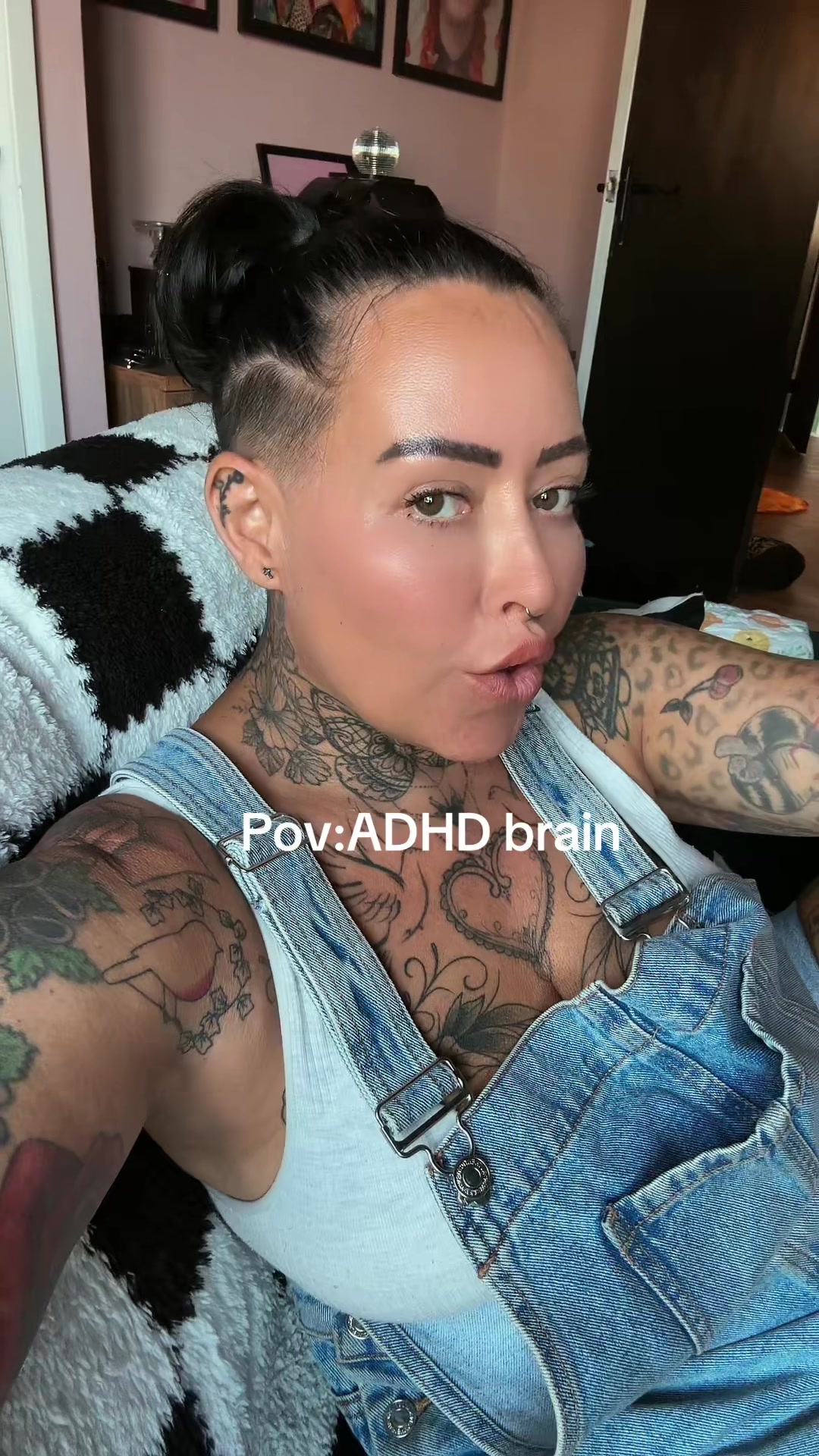 @Cutebutpsycho🖤