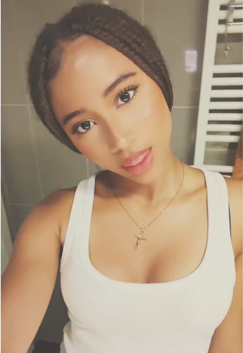 @:p