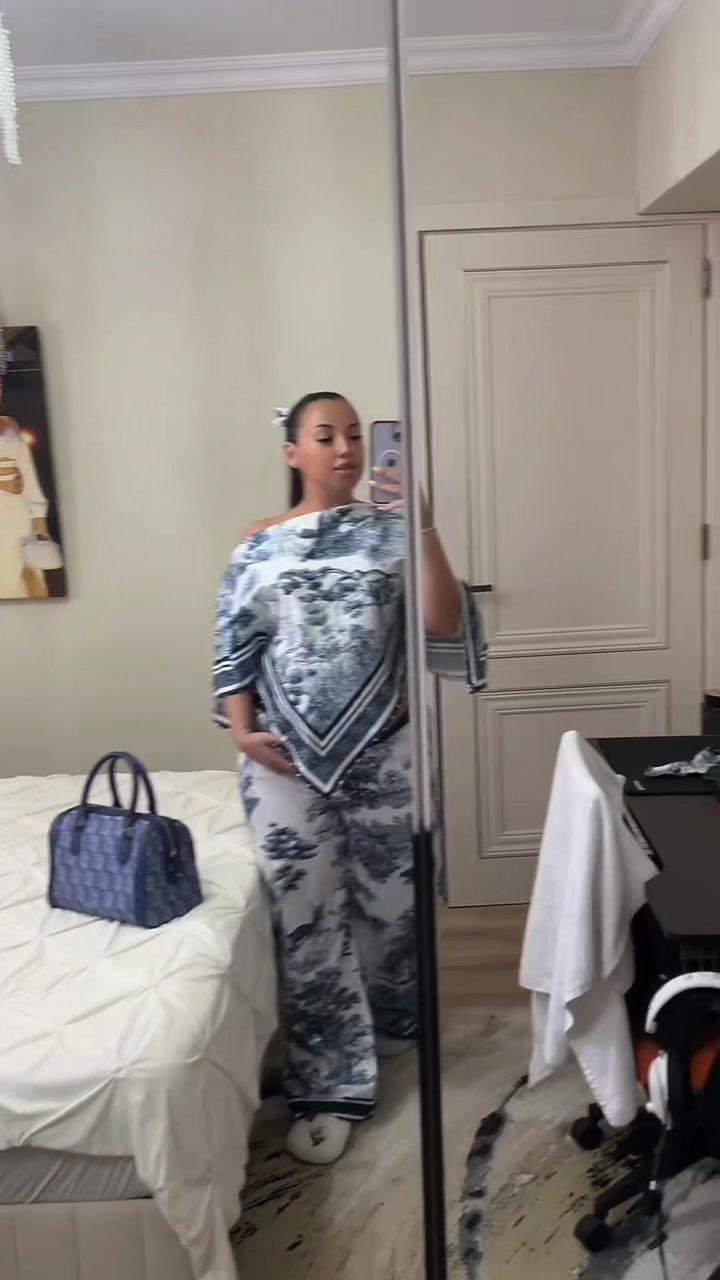 @Larissa Georgiana