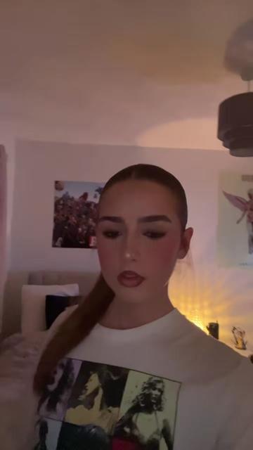 @⍟ katie ⍟