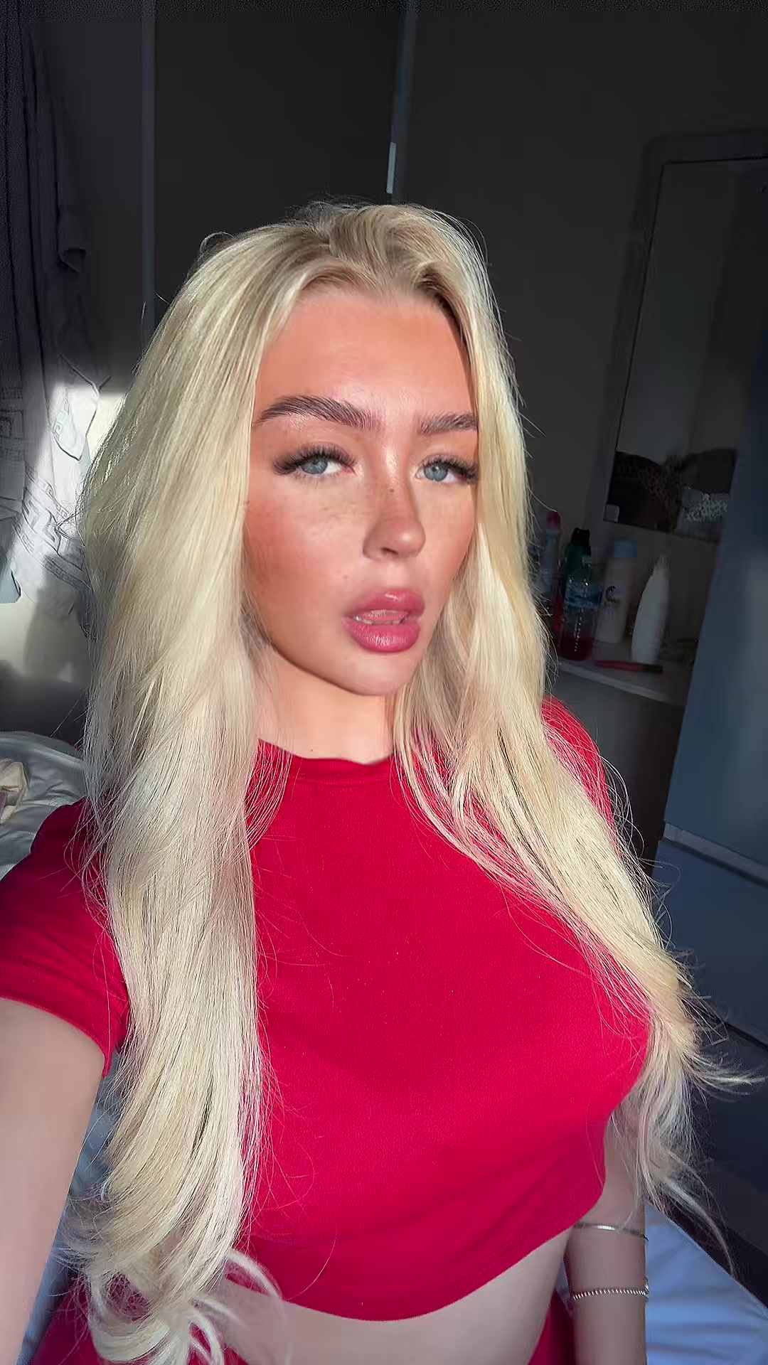 @𝒞𝑜𝓃𝓃𝒾𝑒-𝓁𝑜𝓊 🎀