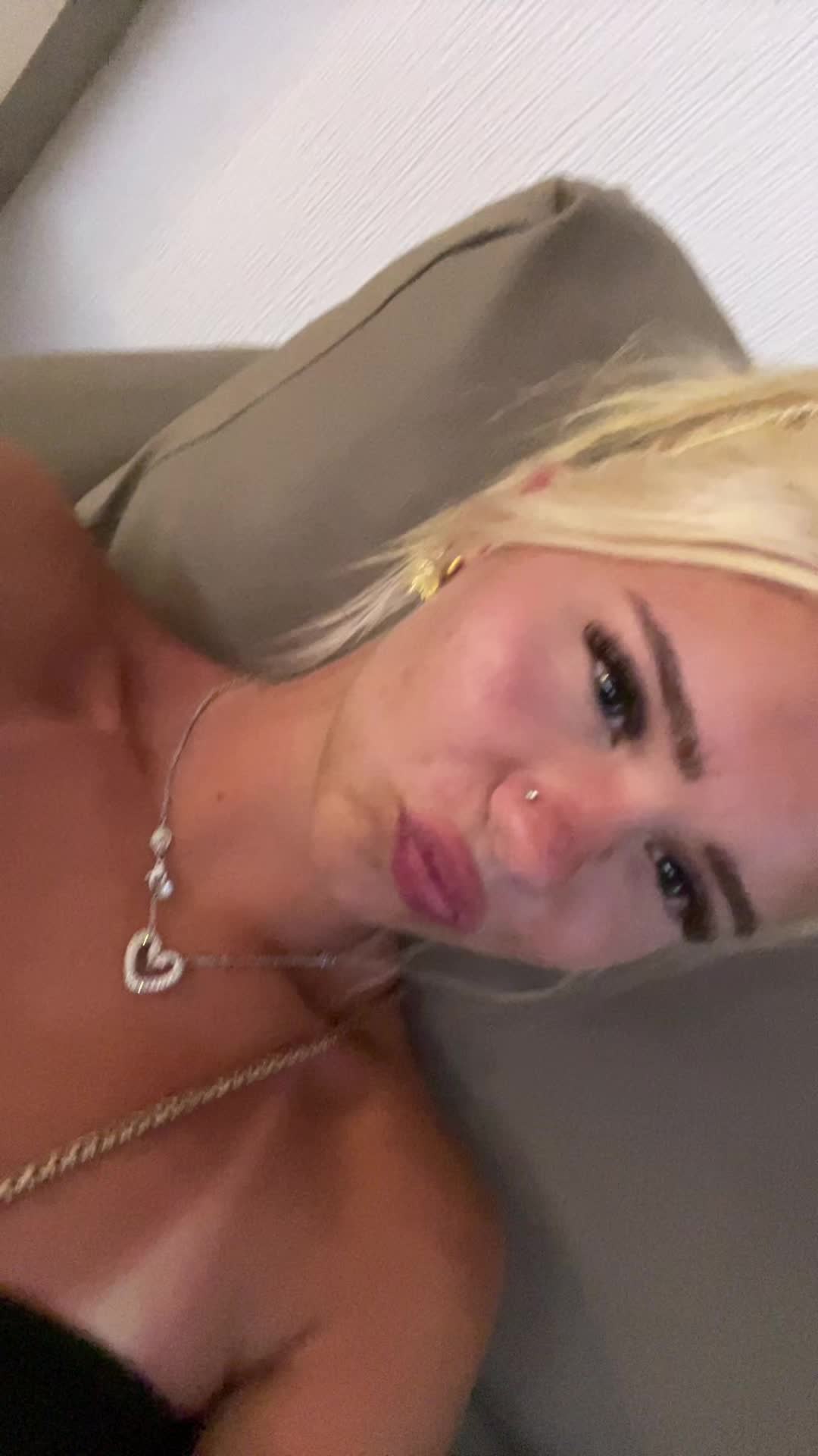 @💎𝐌𝐈𝐊𝐀 𝐁𝐑𝐎𝐎𝐊𝐒💎