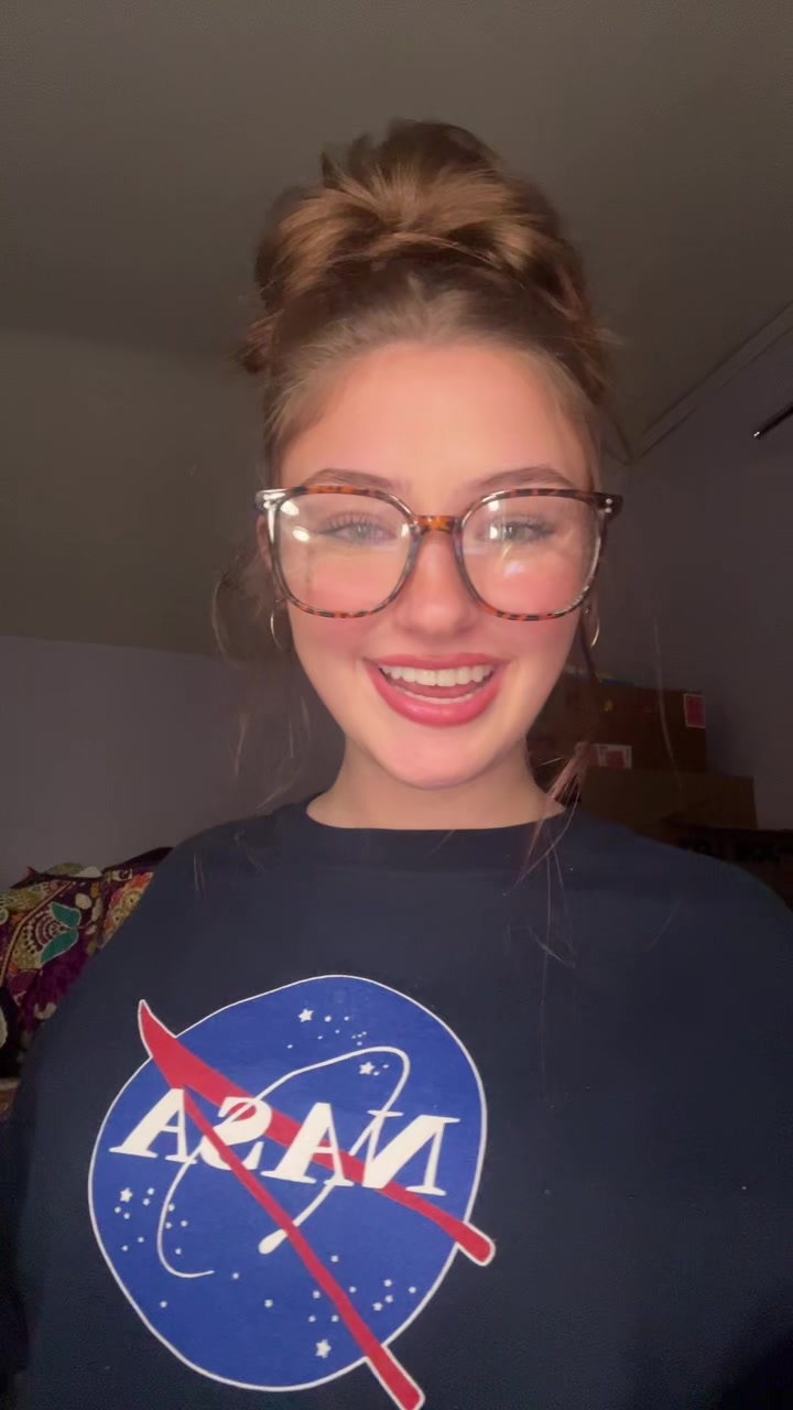 @eli0sm0m