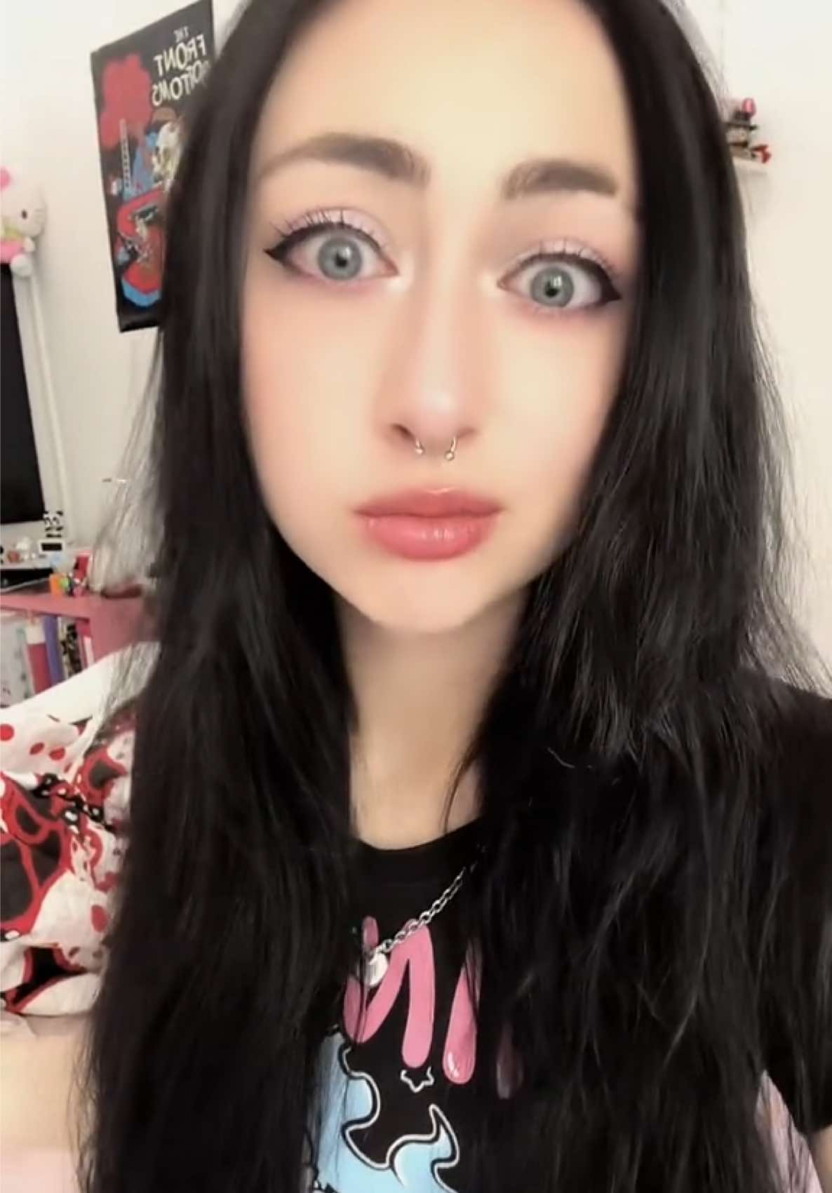 @Juli 🦇