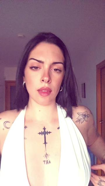 @Eva🖤
