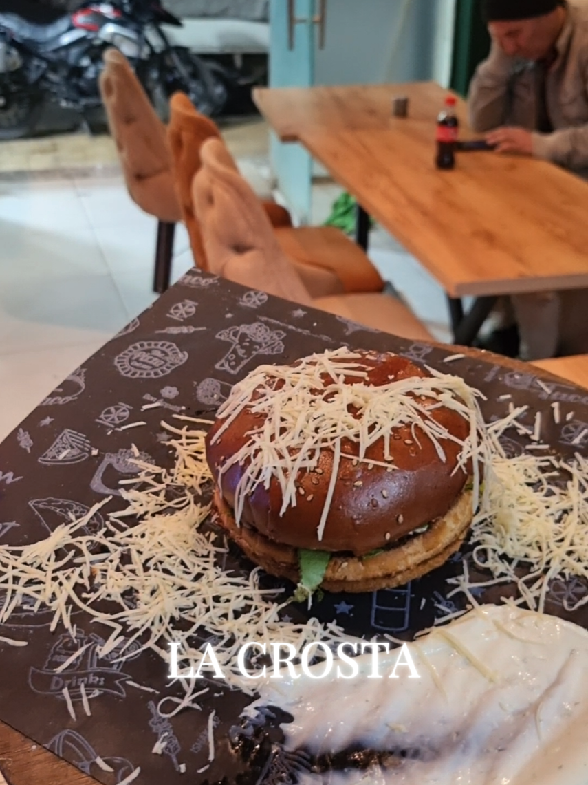 @Lacrosta_pizzeria