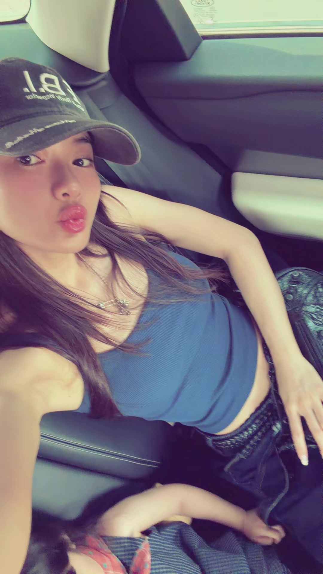 @Uy&ecirc;n Fang