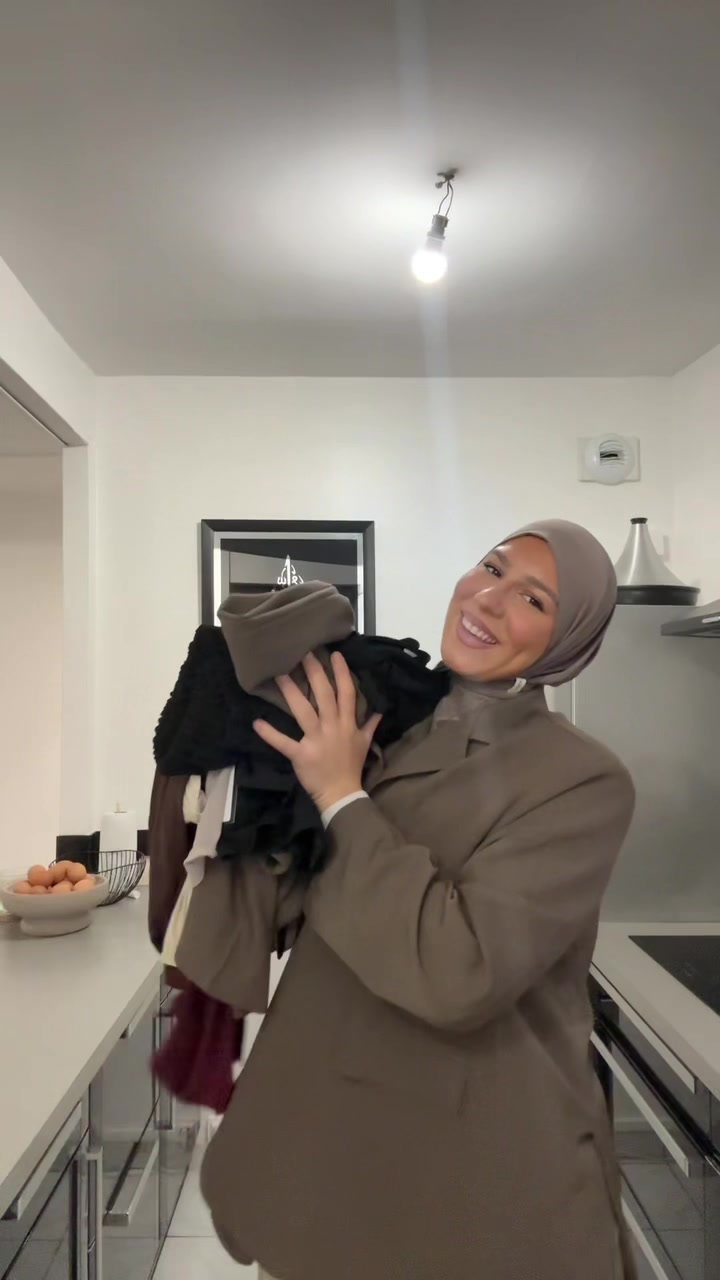 @bylii 👛
