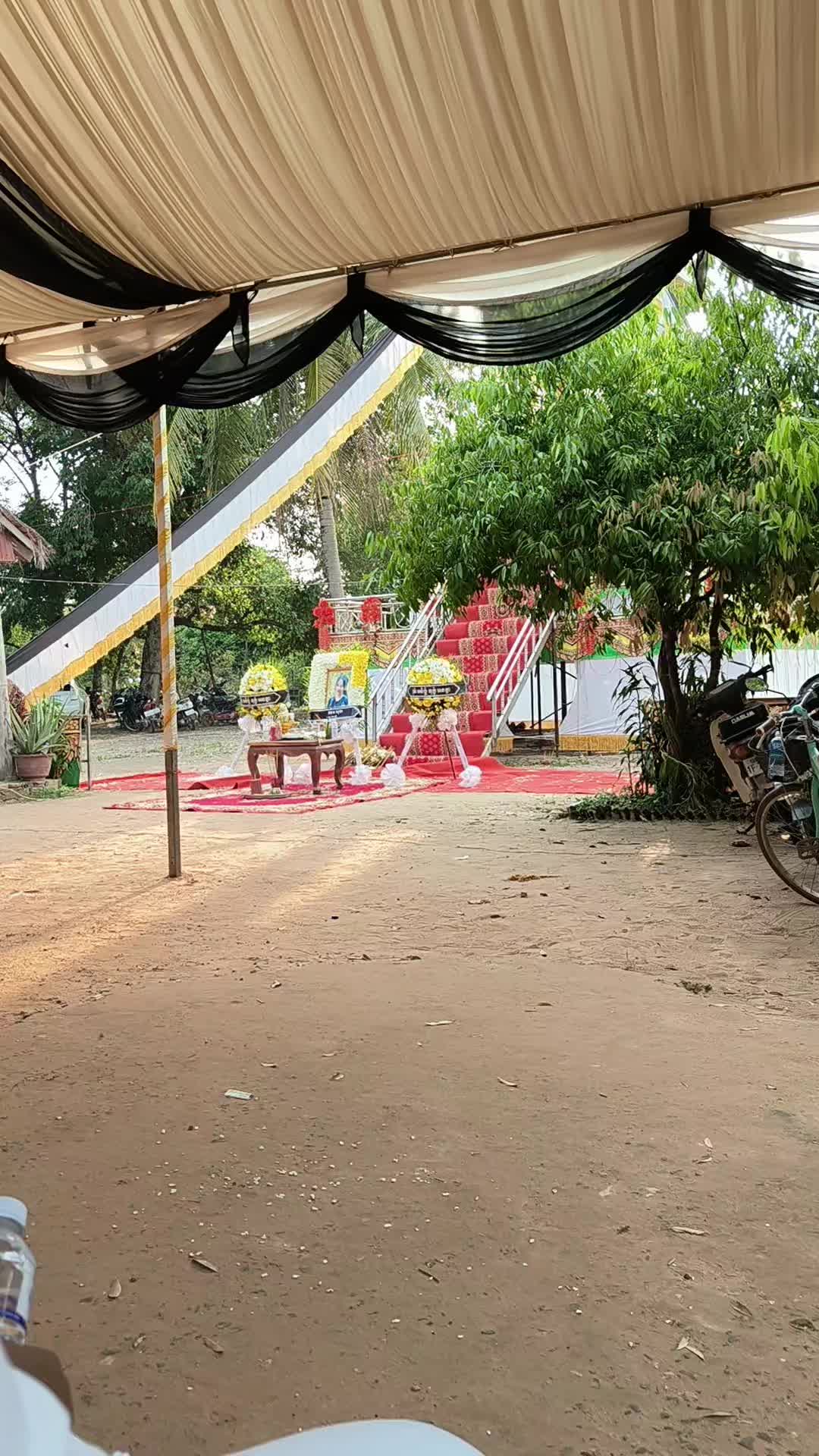 @HUNSARATH - ហ៊ុនសារ៉ាត់
