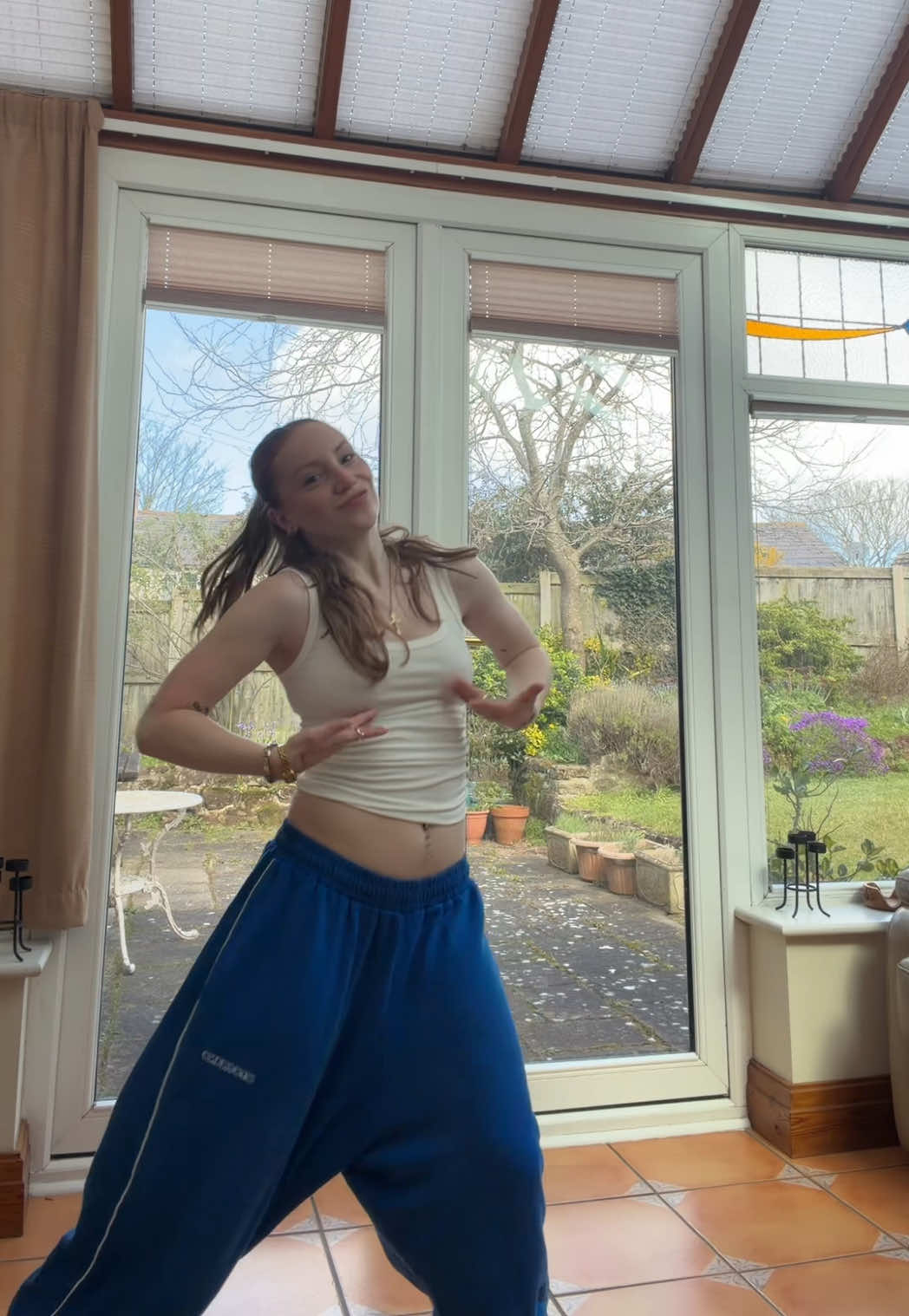 @keziamortimer