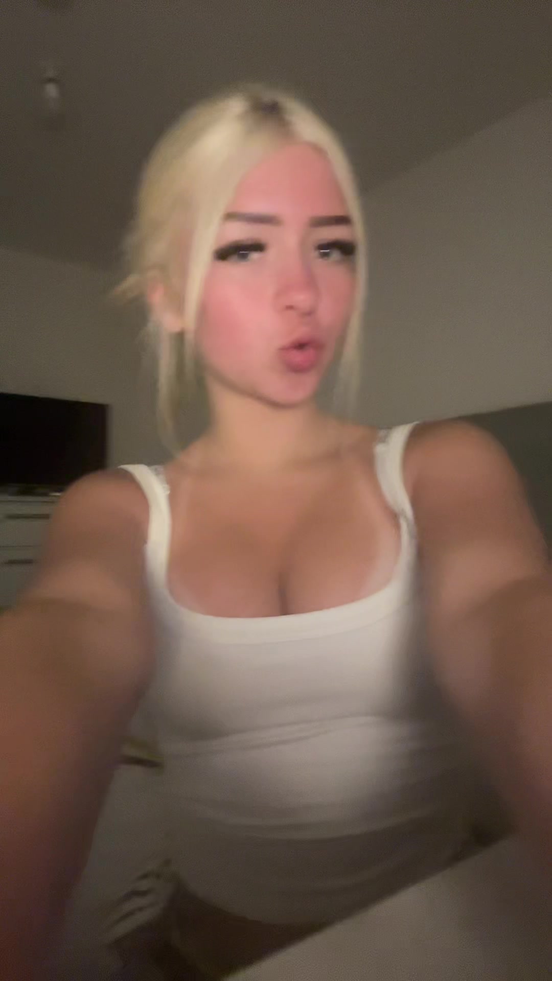 @ellieeliza0